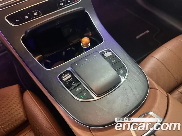Mercedes-Benz E-Class — Фото автомобиля 13