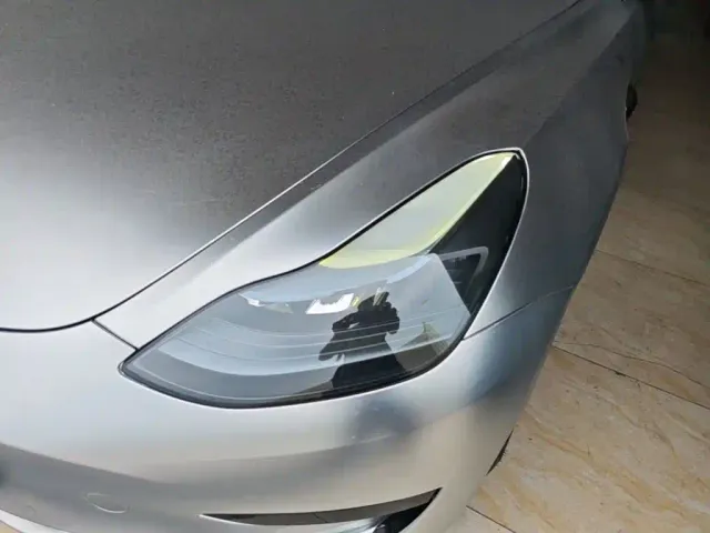Tesla Model 3 — Фото автомобиля 23