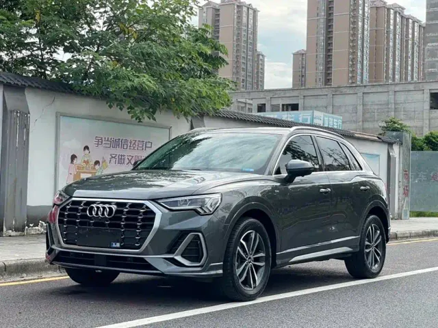 Фотография автомобиля — Audi Q3