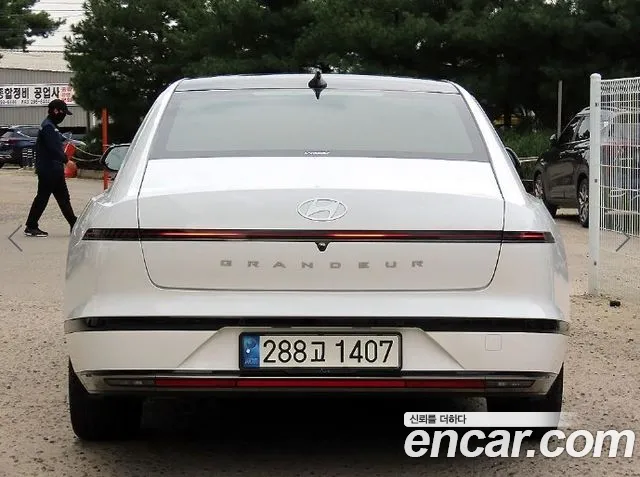 Hyundai Grandeur Grandeur (GN7) 2.5 Бензин 2WD — Фото автомобиля 4