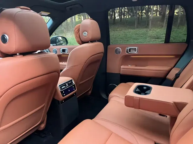 Li Auto L6 — Фото автомобиля 11