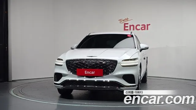 Genesis GV70 2.5T Бензин 2WD — Фото автомобиля 3