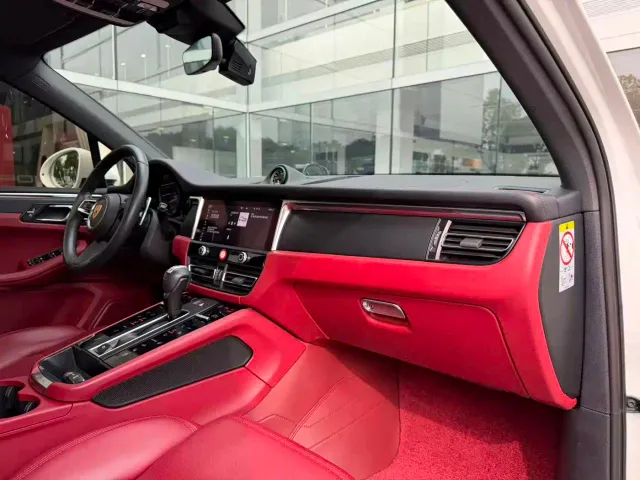 Porsche Macan — Фото автомобиля 10