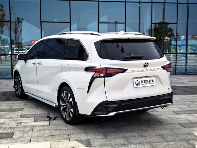 Toyota Granvia — Фото автомобиля 8