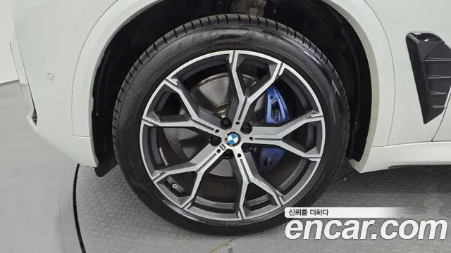 BMW X5 xDrive 40i M Sport — Фото автомобиля 5