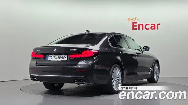 BMW 5 Series G30 — Фото автомобиля 2