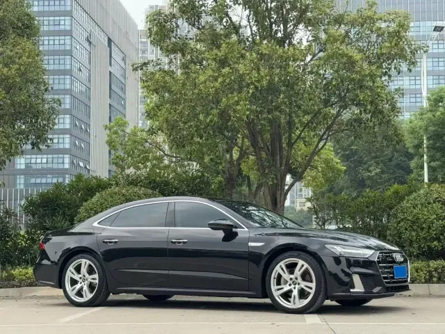 Audi Audi A7L 2024 45TFSI quattro S-line Vision Edition Crystal Package — Фото автомобиля 4