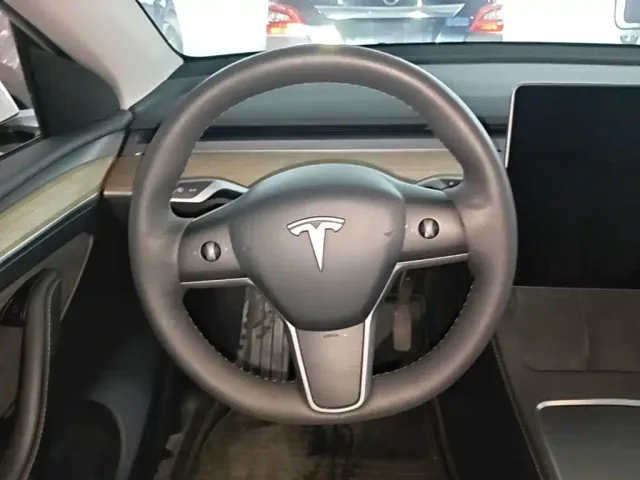 Tesla Model Y 2022 Facelift Long Range All-Wheel Drive Version — Фото автомобиля 14
