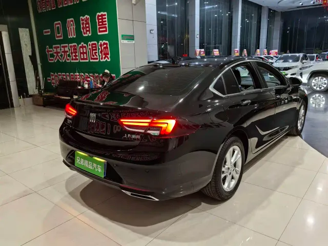 Buick Regal — Фото автомобиля 15