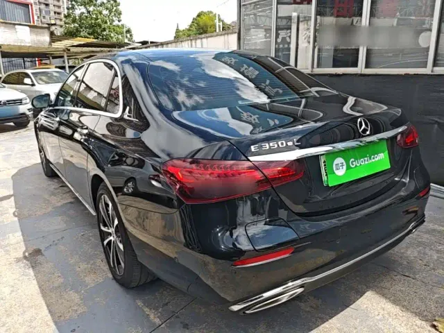 Mercedes-Benz E-Class — Фото автомобиля 4