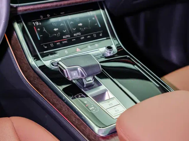 Audi Q7 — Фото автомобиля 14