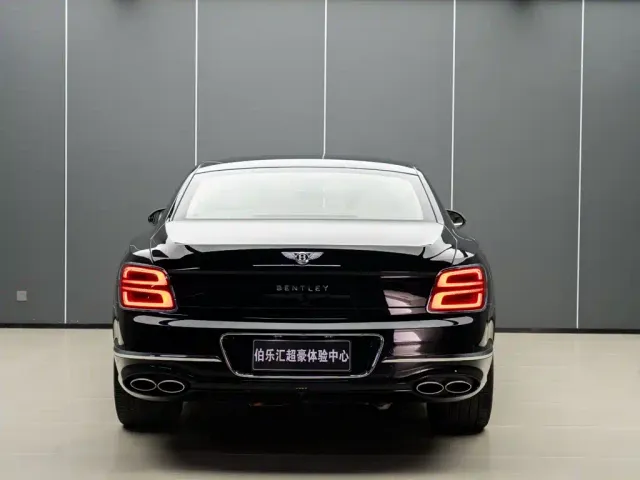 Bentley Flying Spur — Фото автомобиля 7