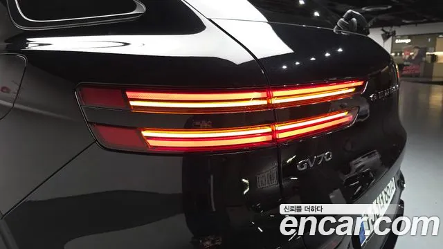 Genesis GV70 2.5T Бензин AWD — Фото автомобиля 18