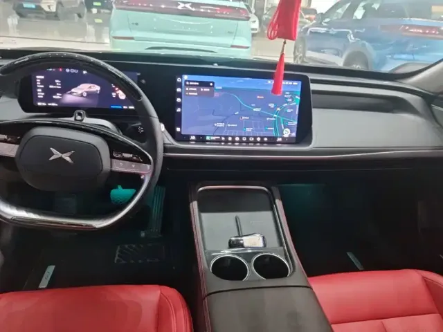 Xpeng P7 — Фото автомобиля 12