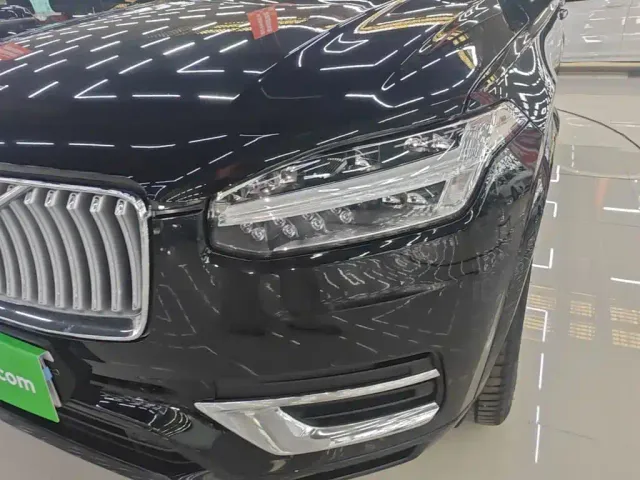 Volvo XC90 — Фото автомобиля 23