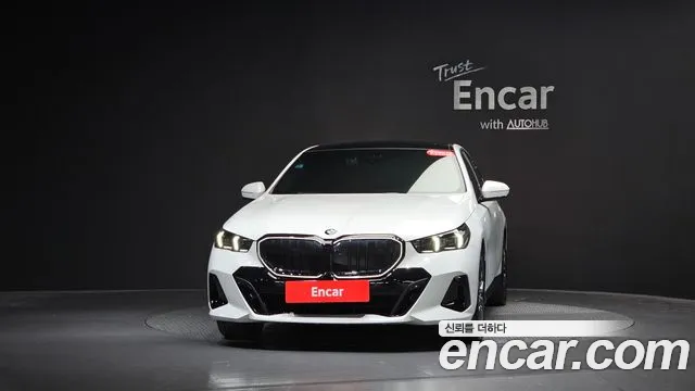 BMW 5 Series G60 — Фото автомобиля 3