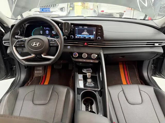 Hyundai Elantra — Фото автомобиля 11