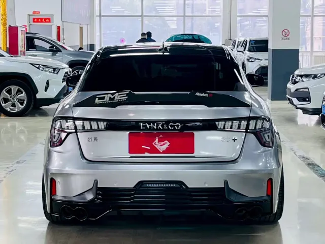 Lynk & Co 03 — Фото автомобиля 8