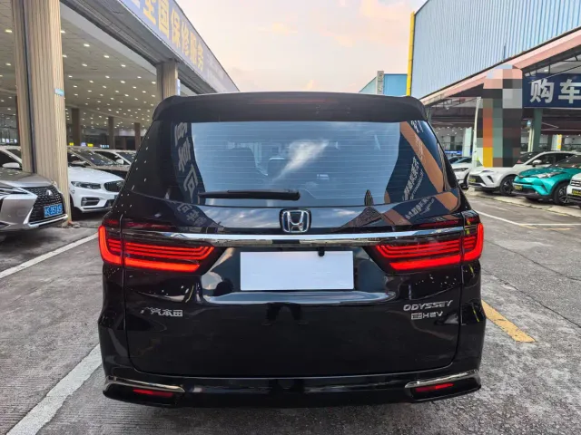 Honda Odyssey 2022 2.0L e:HEV Sharp·Enjoyment Edition — Фото автомобиля 14