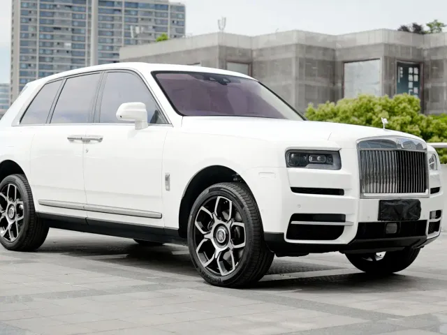 Rolls-Royce Cullinan — Фото автомобиля 5