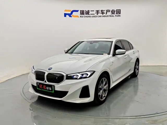 Фотография автомобиля — BMW i3