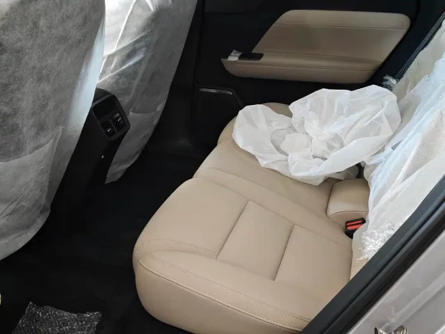 Volvo XC70 Plug-in Hybrid — Фото автомобиля 7