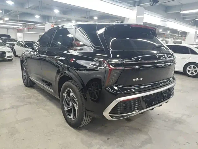 Hongqi HS3 — Фото автомобиля 4