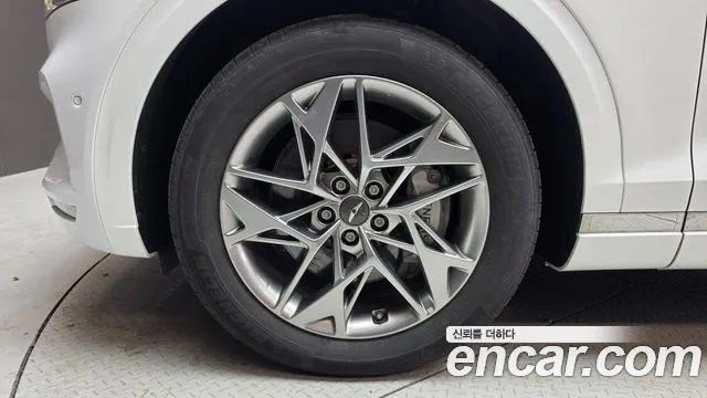Genesis GV70 — Фото автомобиля 5