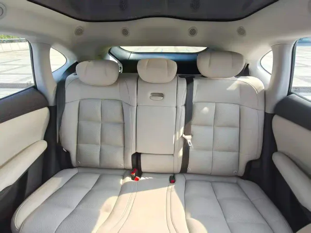 IM Motors LS6 — Фото автомобиля 16