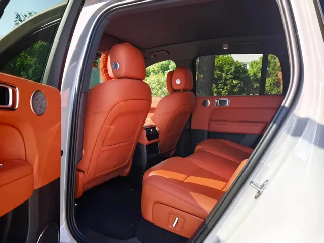 Li Auto L6 — Фото автомобиля 4