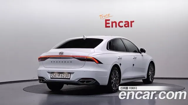 Hyundai Grandeur — Фото автомобиля 2