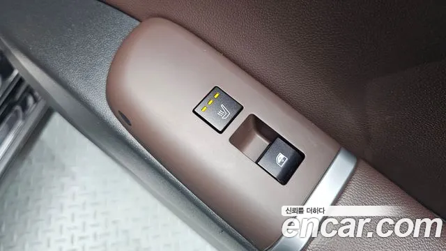 Hyundai Grandeur Grandeur (GN7) 2.5 Бензин 2WD — Фото автомобиля 15