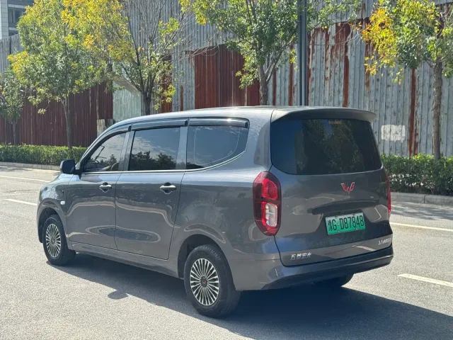 Wuling Hongguang — Фото автомобиля 14