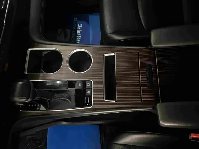 Toyota Granvia — Фото автомобиля 11