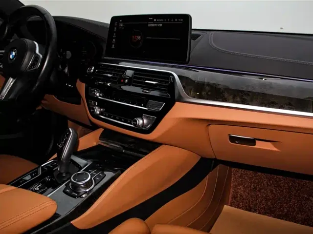 BMW 6 Series Gran Turismo — Фото автомобиля 10