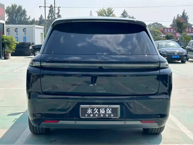 Li Auto L8 — Фото автомобиля 6