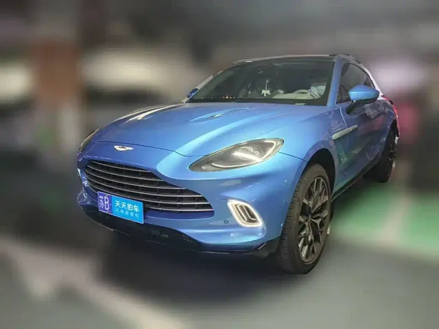 Фотография автомобиля — Aston Martin DBX