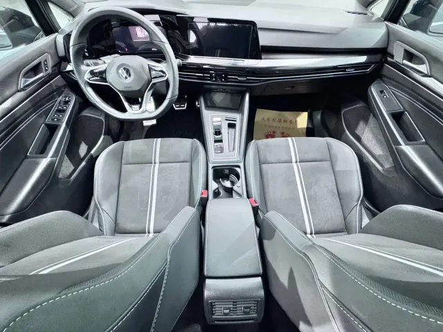 Volkswagen Golf — Фото автомобиля 9
