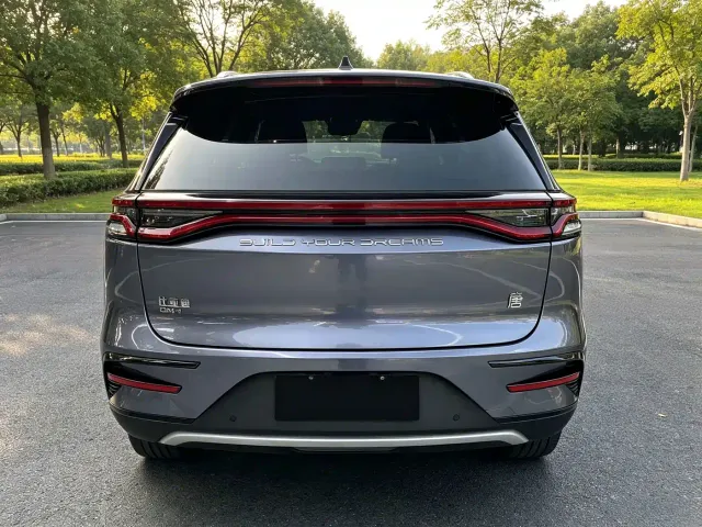 BYD Tang — Фото автомобиля 5