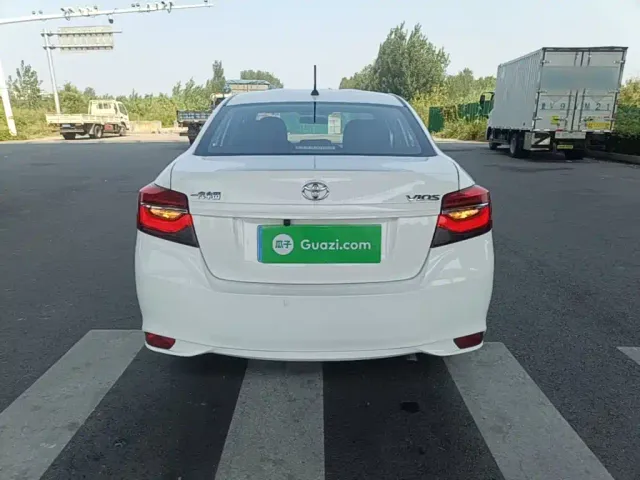 Toyota Vios — Фото автомобиля 5