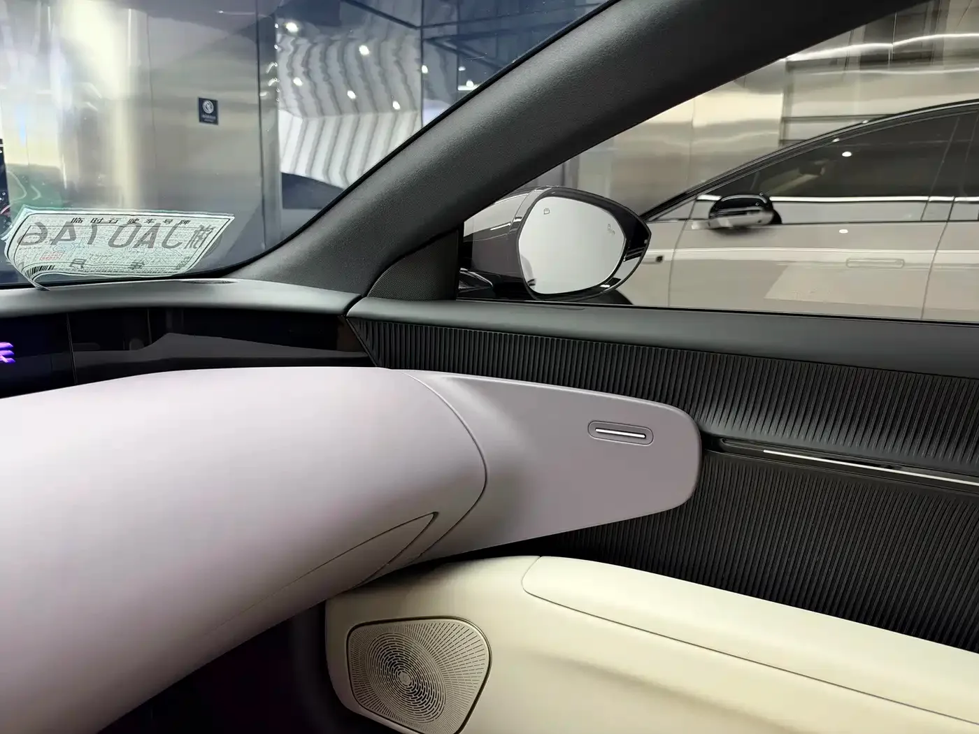 Avatr Avatr 12 2023 650 Triple Laser AWD Performance Edition — Фото автомобиля 10