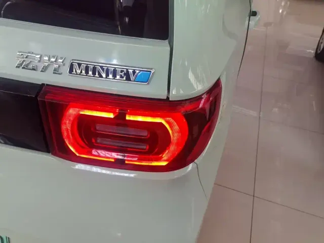 Wuling Hongguang Mini EV — Фото автомобиля 7