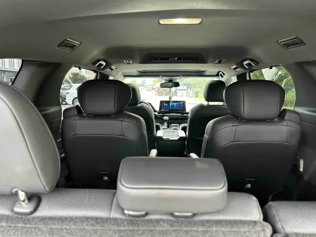 Toyota Sienna — Фото автомобиля 12