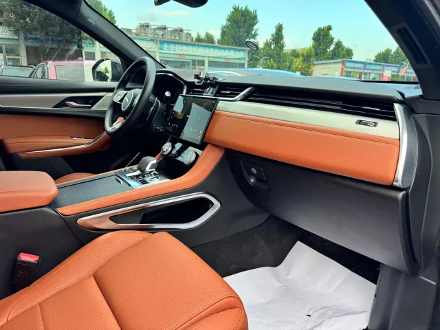 Jaguar F-Pace — Фото автомобиля 11