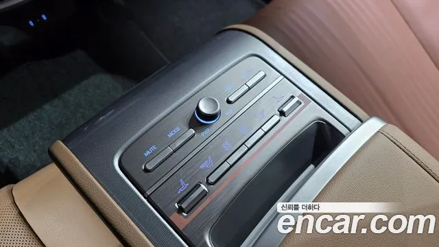 Hyundai Grandeur Grandeur (GN7) 2.5 Бензин 2WD — Фото автомобиля 27