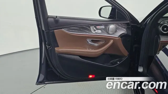 Mercedes-Benz E-Class W213 — Фото автомобиля 24