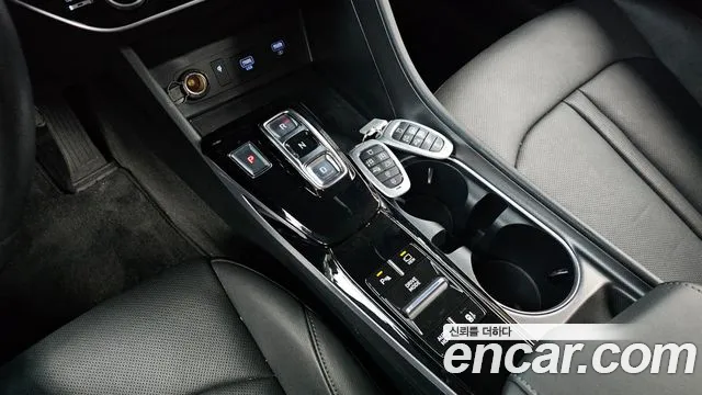 Hyundai Sonata — Фото автомобиля 9