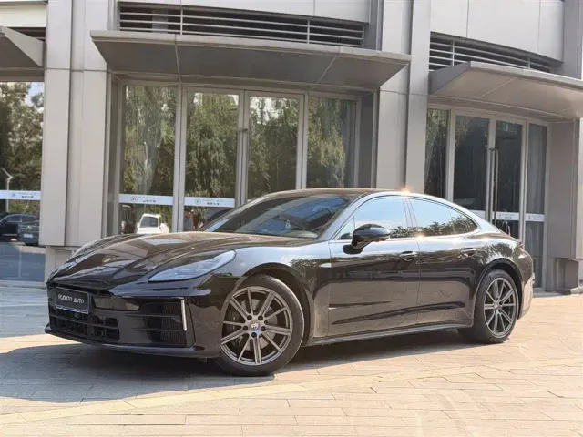 Фотография автомобиля — Porsche Panamera