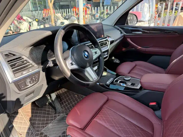 BMW iX3 — Фото автомобиля 7