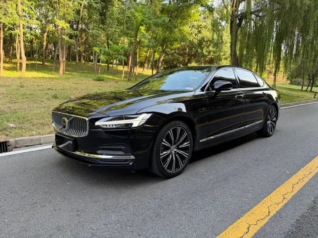 Фотография автомобиля — Volvo S90